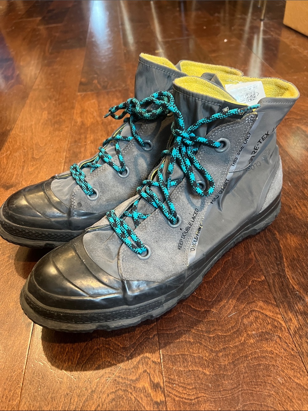 Converse Gortex Gray Lace-Up Boots with Teal Accent Laces
